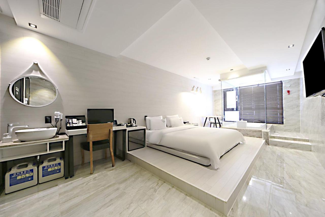 Masan Almond Hotel Changwon Εξωτερικό φωτογραφία