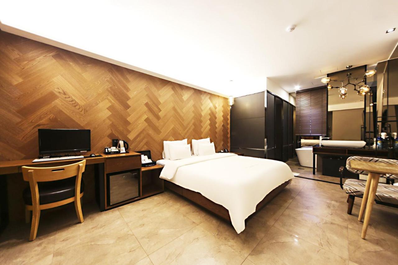 Masan Almond Hotel Changwon Εξωτερικό φωτογραφία